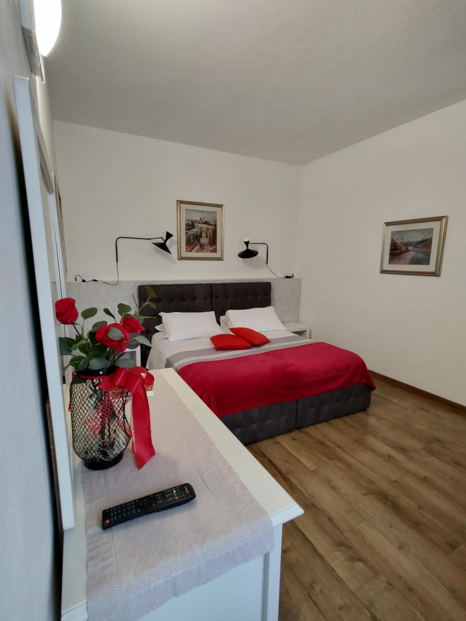Verona Relax & Stay Rooms Buitenkant foto